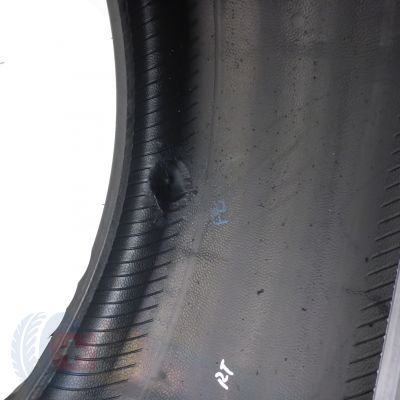 8.  2 x PIRELLI 315/35 ZR21 111Y XL P ZERO N0 Lato 5.5-6mm