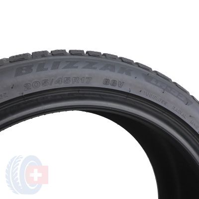 6. 2 x BRIDGESTONE 205/45 R17 88V XL Blizzak LM-32 Zima 2017 7mm